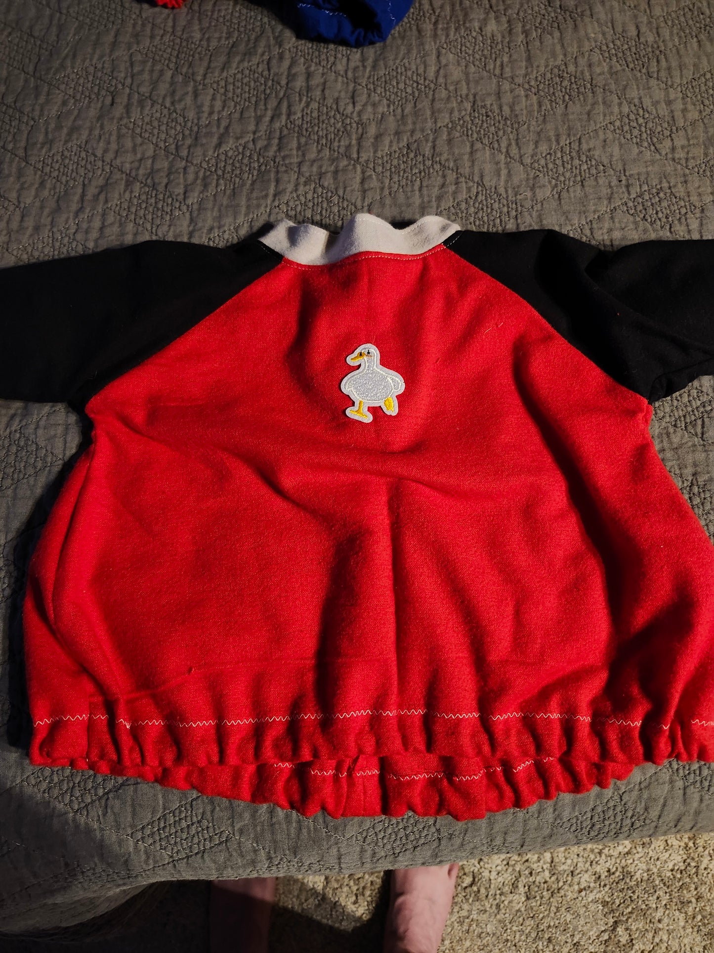 Sweatshirt Goose patch with bow
