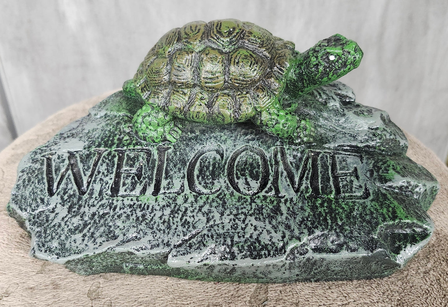Turtle welcome rock
