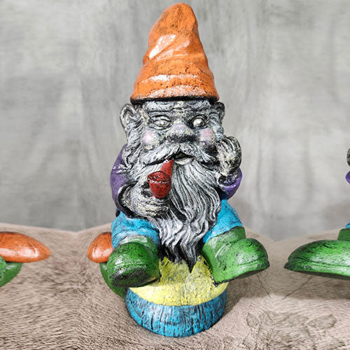 Gnome with pipe