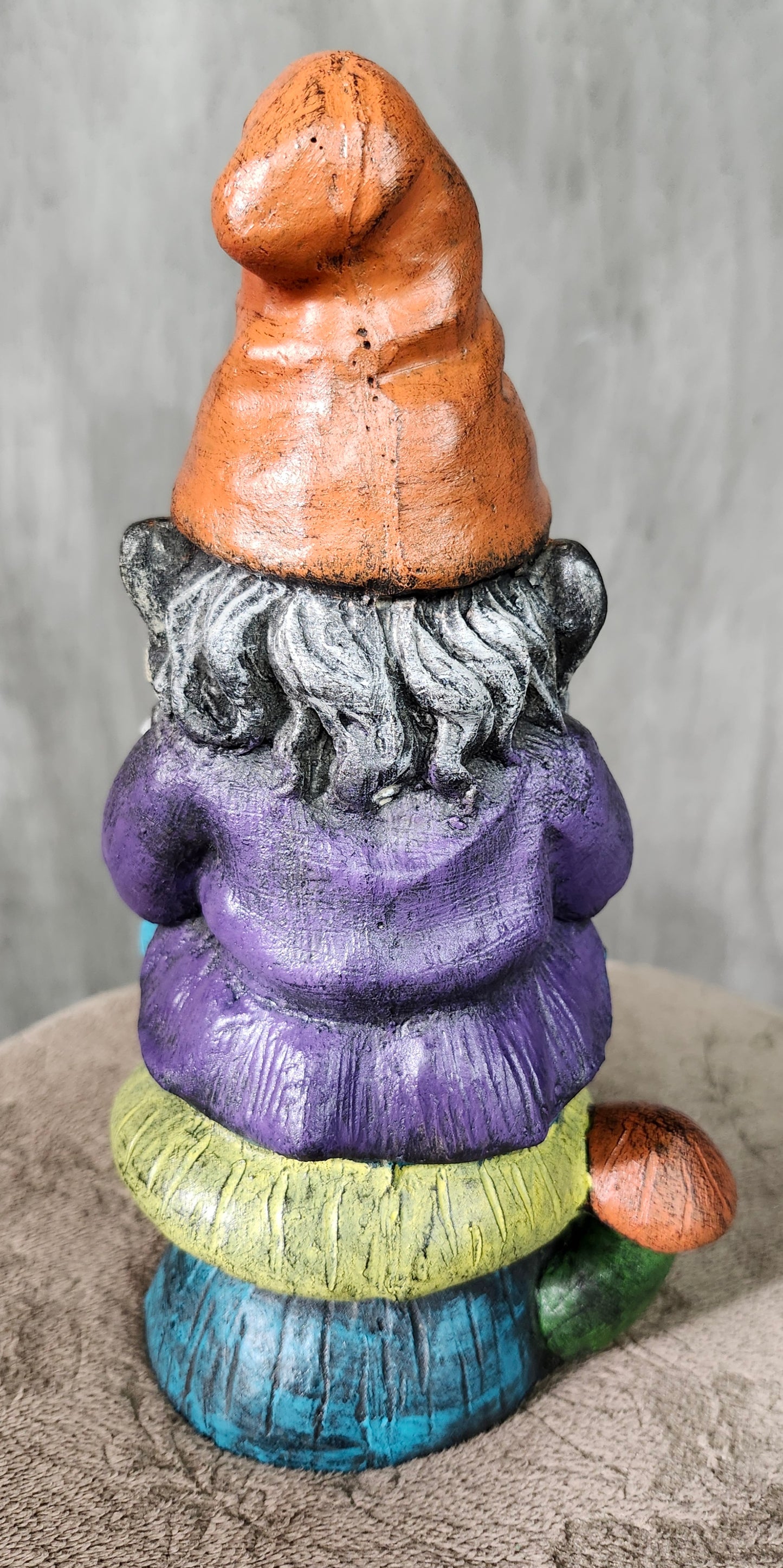 Gnome with pipe