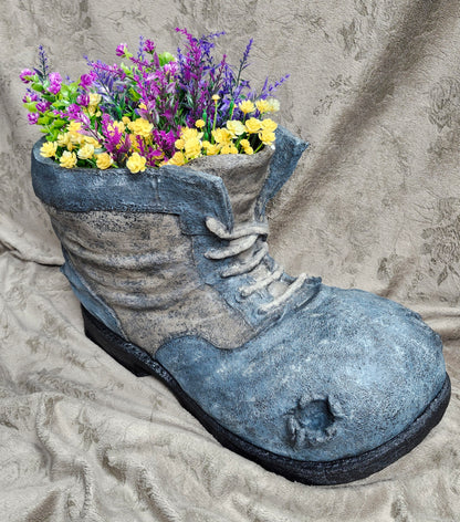 Old shoe large planter