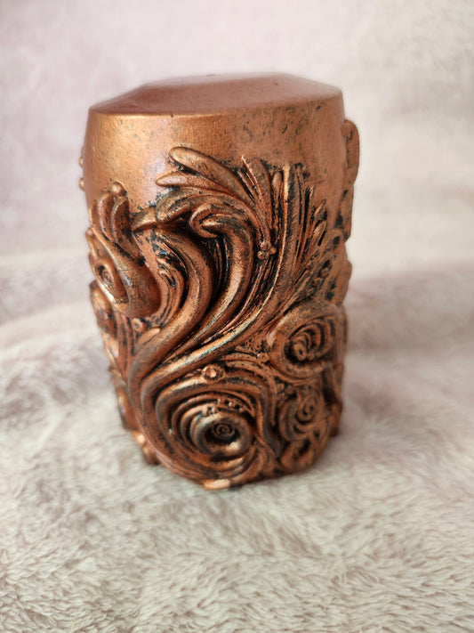 Decorative swirl column