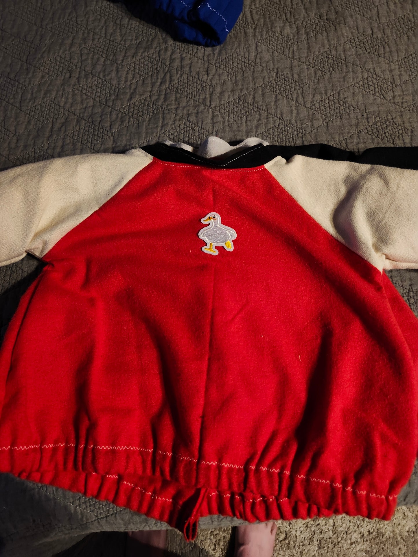 Sweatshirt Goose patch with bow