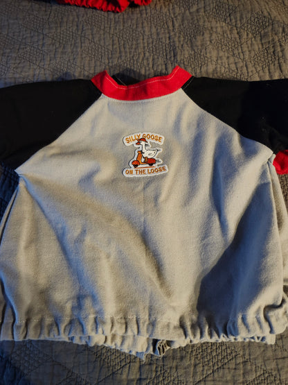 Sweatshirt Silly goose on the loose patch with bow